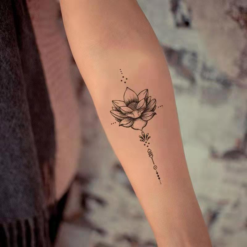 Tatouage fleur de lotus